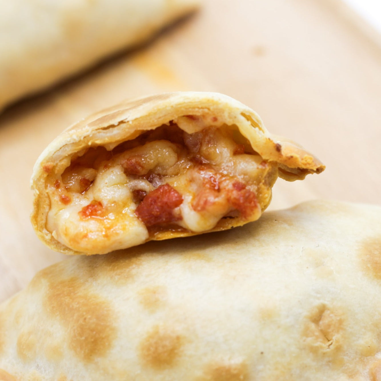 EMPANADA CHORIZO & QUESO X12